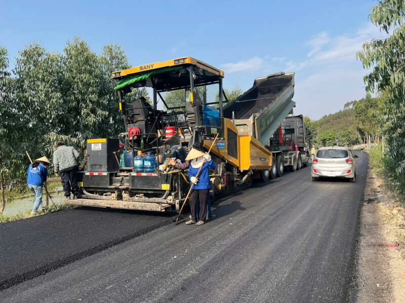 Thi công thảm BTN Phú Thọ tại khu công nghiệp