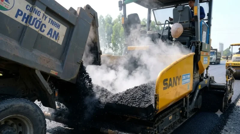 Hỗn hợp bê tông nhựa nóng phục vụ thi công thảm nhựa đường